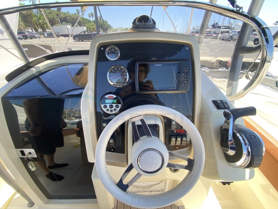 Invictus Yacht 270 FX usado à venda