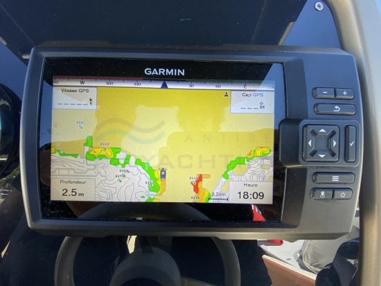 Invictus Yacht 270 FX usado à venda