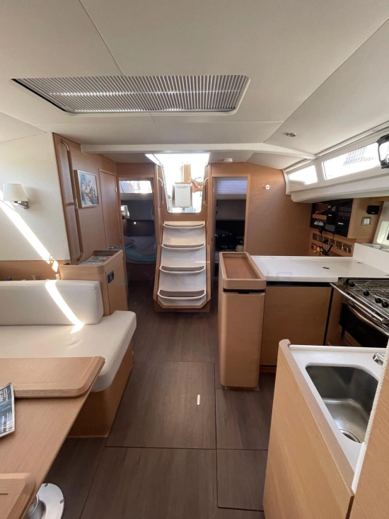 Jeanneau Sun Odyssey 440 usado à venda