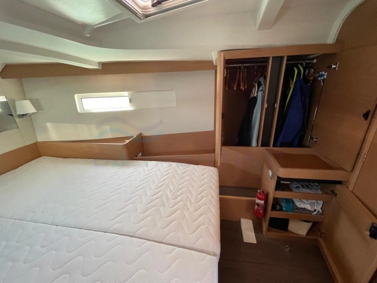 Jeanneau Sun Odyssey 440 usado à venda