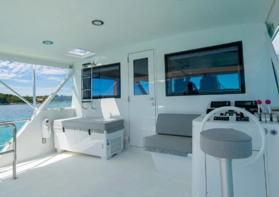 Hatteras Yachts 86 usado à venda