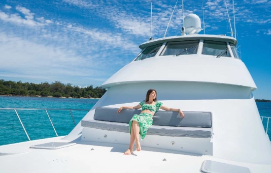 Hatteras Yachts 86 usado à venda