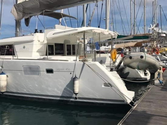 Lagoon 450 usado à venda