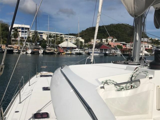 Lagoon 450 usado à venda