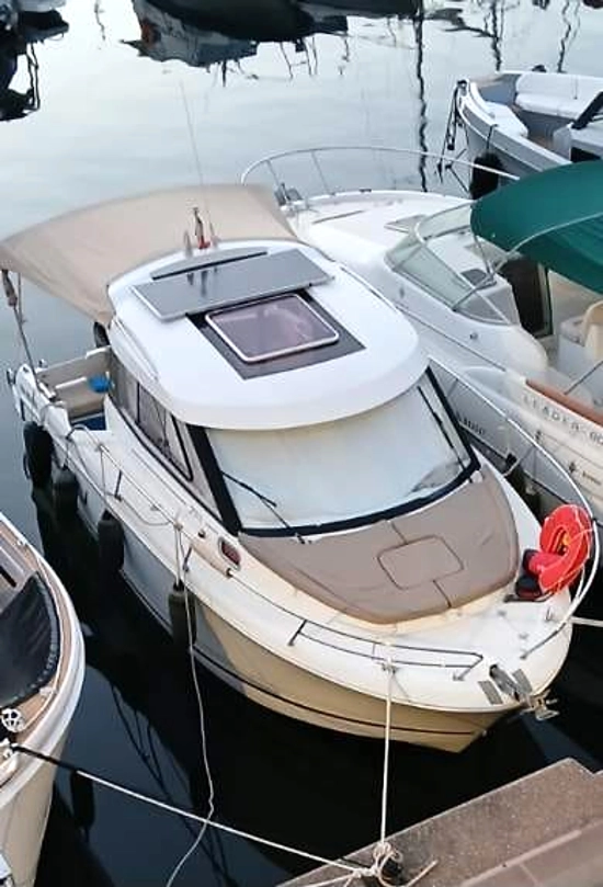 Jeanneau Merry Fisher 755 usado à venda