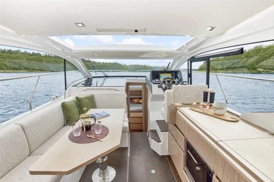 Sealine C335 nuevo en venta
