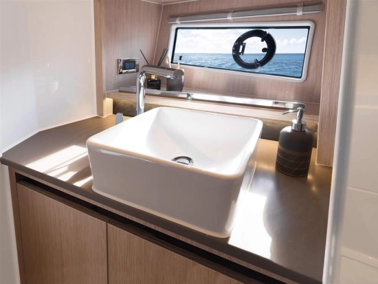 Sealine C335 nuevo en venta