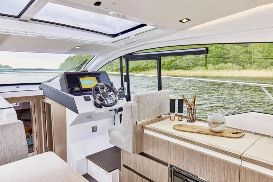 Sealine C335 nuevo en venta
