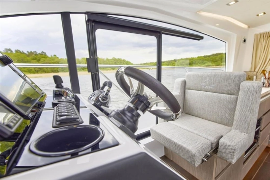 Sealine C335 nuevo en venta