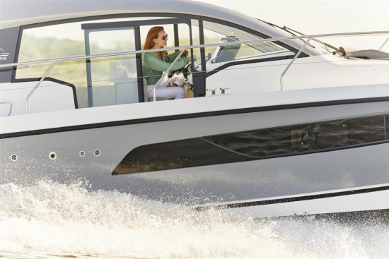 Sealine C335 nuevo en venta