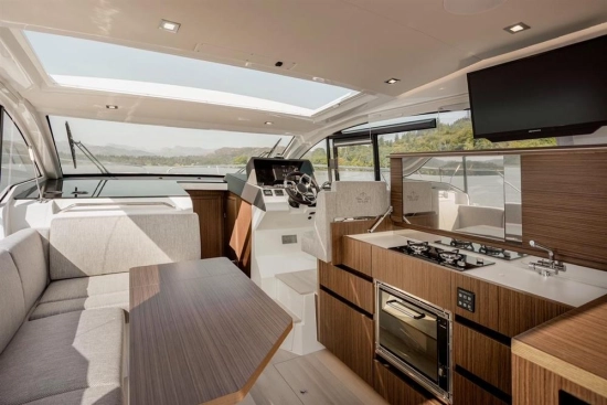 Sealine C335 nuevo en venta
