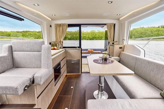 Sealine C335 nuevo en venta