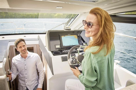 Sealine C335 nuevo en venta