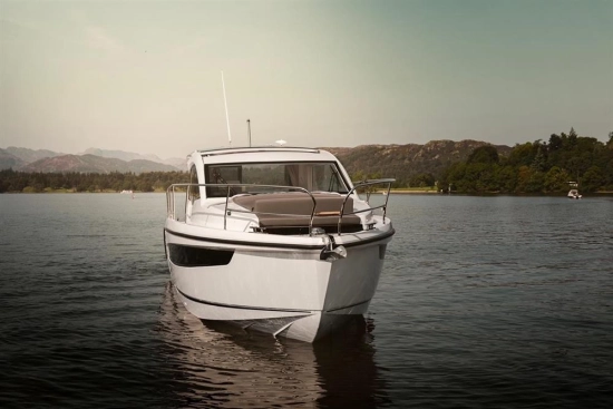 Sealine C335 nuevo en venta