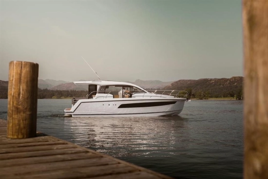 Sealine C335 nuevo en venta