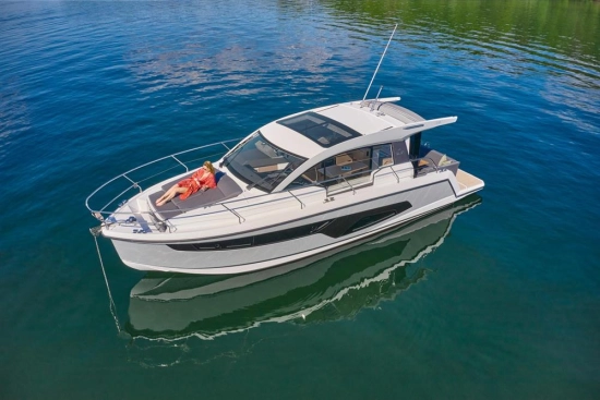 Sealine C335 nuevo en venta