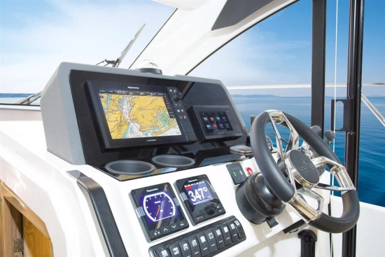 Sealine C390 nuova in vendita