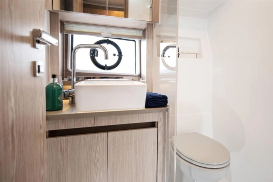 Sealine C390 nuova in vendita