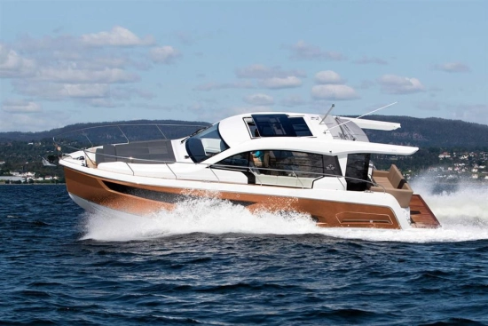 Sealine C390 nuova in vendita