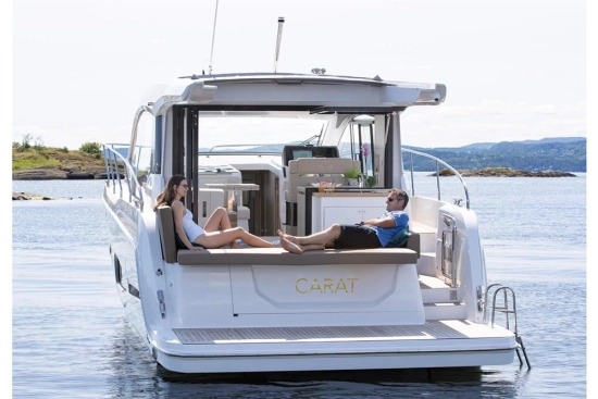 Sealine C390 nuova in vendita