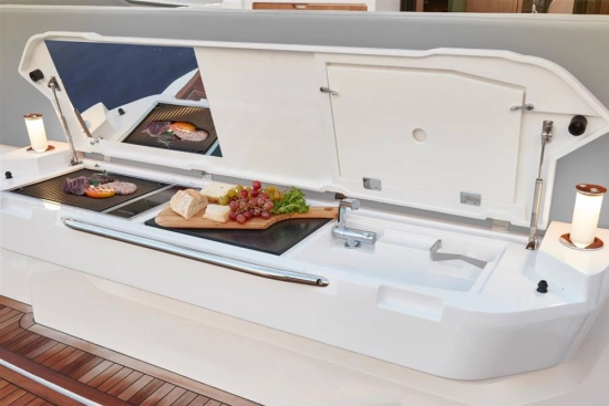 Sealine S390 nuova in vendita