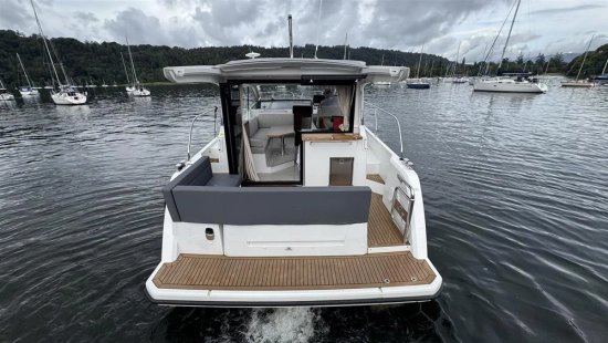 Sealine C335 de segunda mano en venta