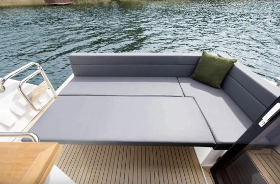 Sealine C335 de segunda mano en venta