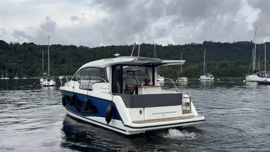 Sealine C335 de segunda mano en venta
