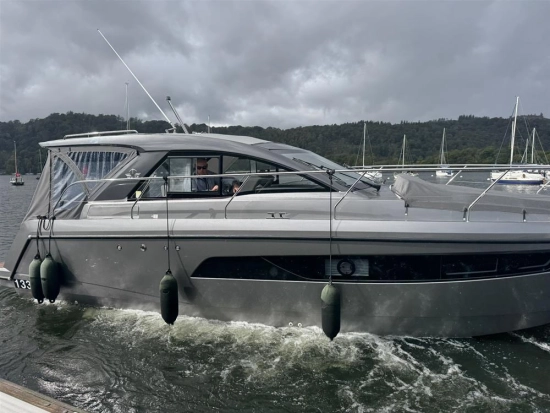 Sealine S335 usata in vendita