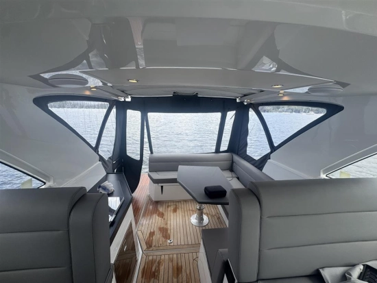 Sealine S335 usata in vendita