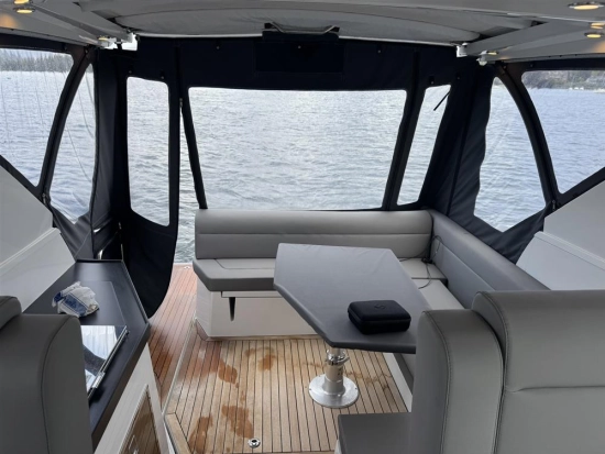 Sealine S335 usata in vendita