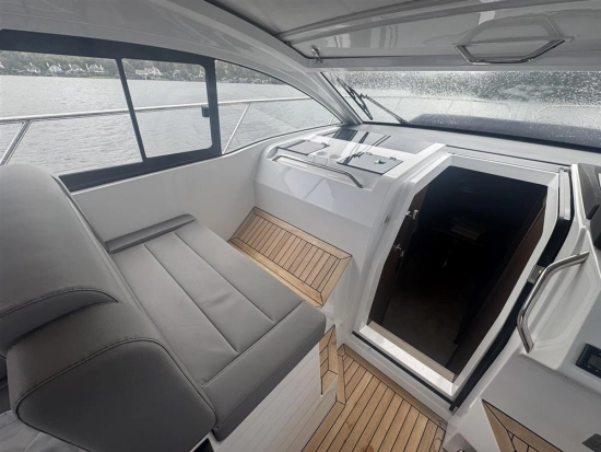 Sealine S335 usata in vendita