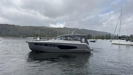 Sealine S335 usata in vendita