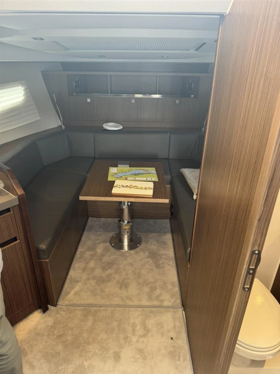 Sealine S335 usata in vendita