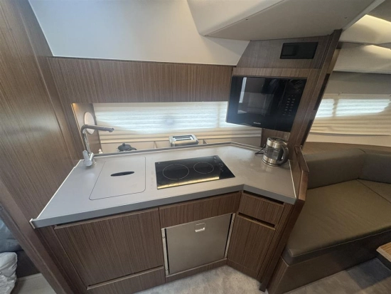 Sealine S335 usata in vendita