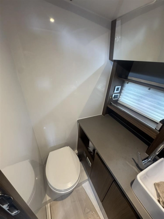 Sealine S335 usata in vendita