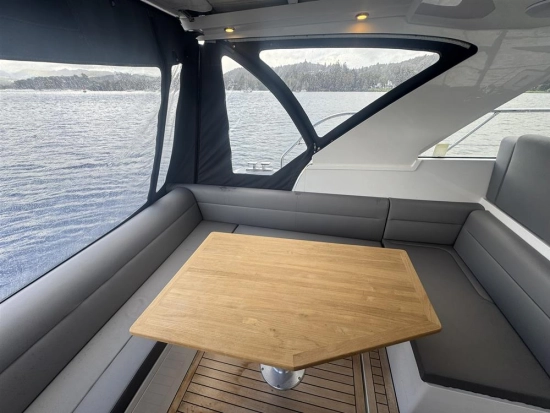 Sealine S335 usata in vendita