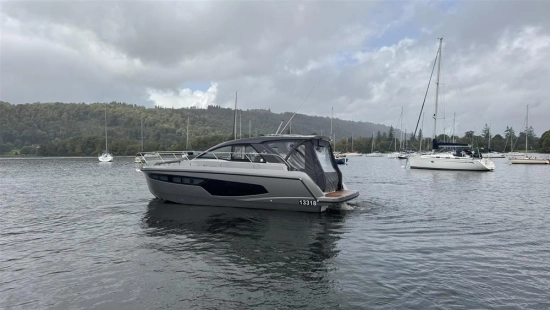 Sealine S335 usata in vendita