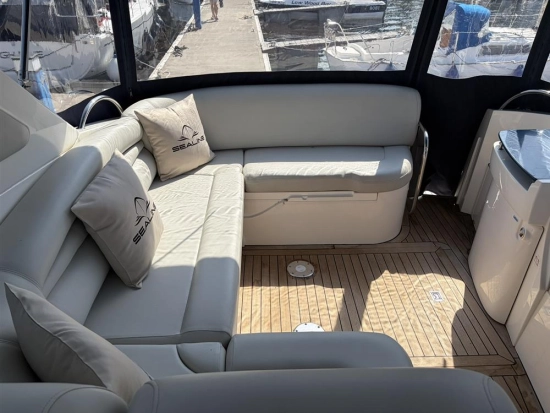 Sealine S38 usado à venda