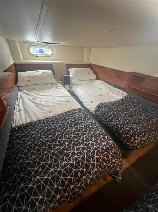 Sealine S38 usado à venda