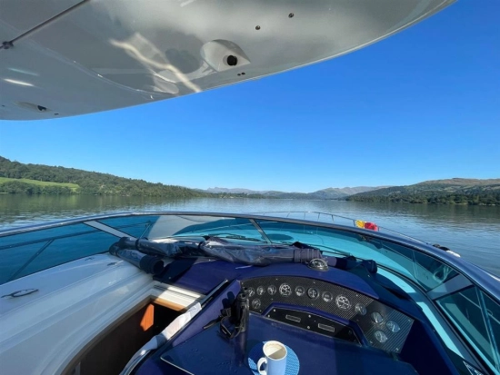 Sealine S38 usado à venda