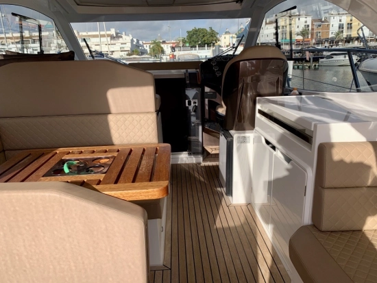 Galeon 335 HT de segunda mano en venta