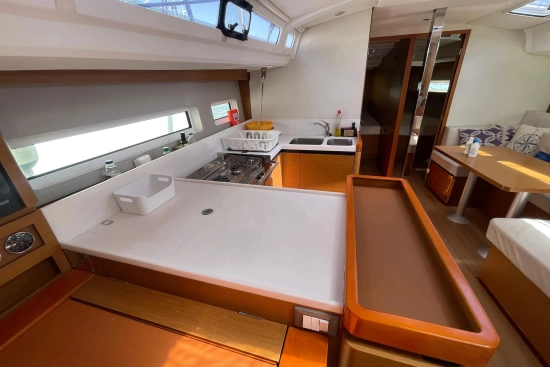 Jeanneau Sun Odyssey 440 usado à venda