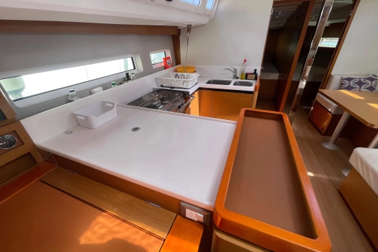 Jeanneau Sun Odyssey 440 usado à venda