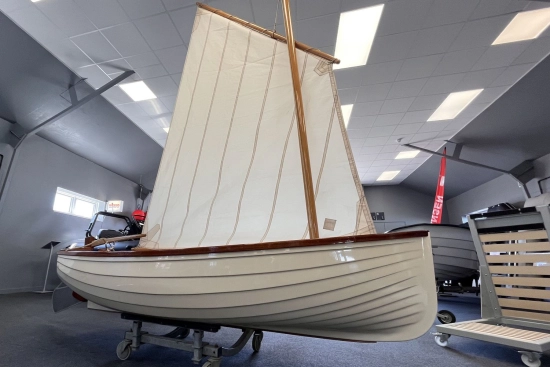Classic Sailing Dinghy Jade 10 usata in vendita