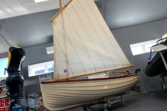 Classic Sailing Dinghy Jade 10 usata in vendita