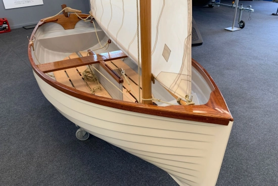 Classic Sailing Dinghy Jade 10 usata in vendita