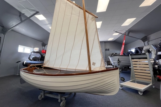 Classic Sailing Dinghy Jade 10 usata in vendita