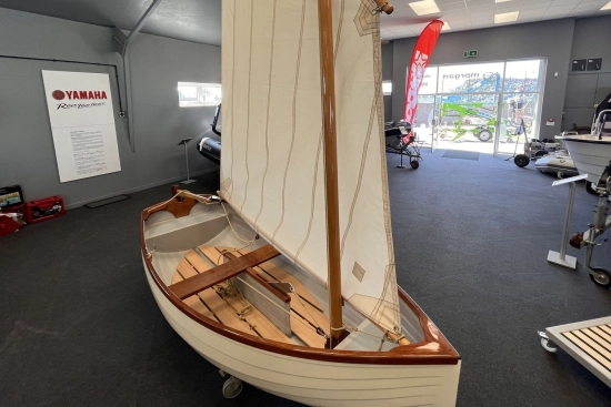 Classic Sailing Dinghy Jade 10 usata in vendita