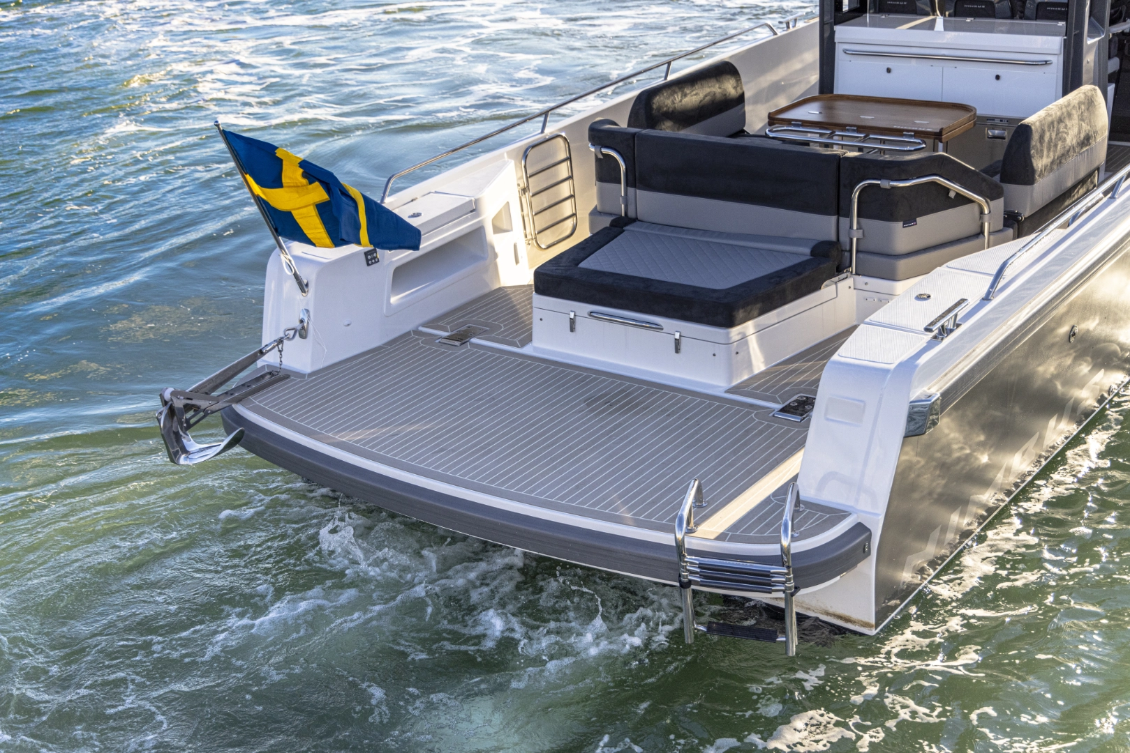 Nimbus Tender 11 (T11) nuevo en venta